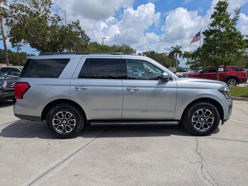 Certified 2022 Ford Expedition XLT AWD/4WD image 5
