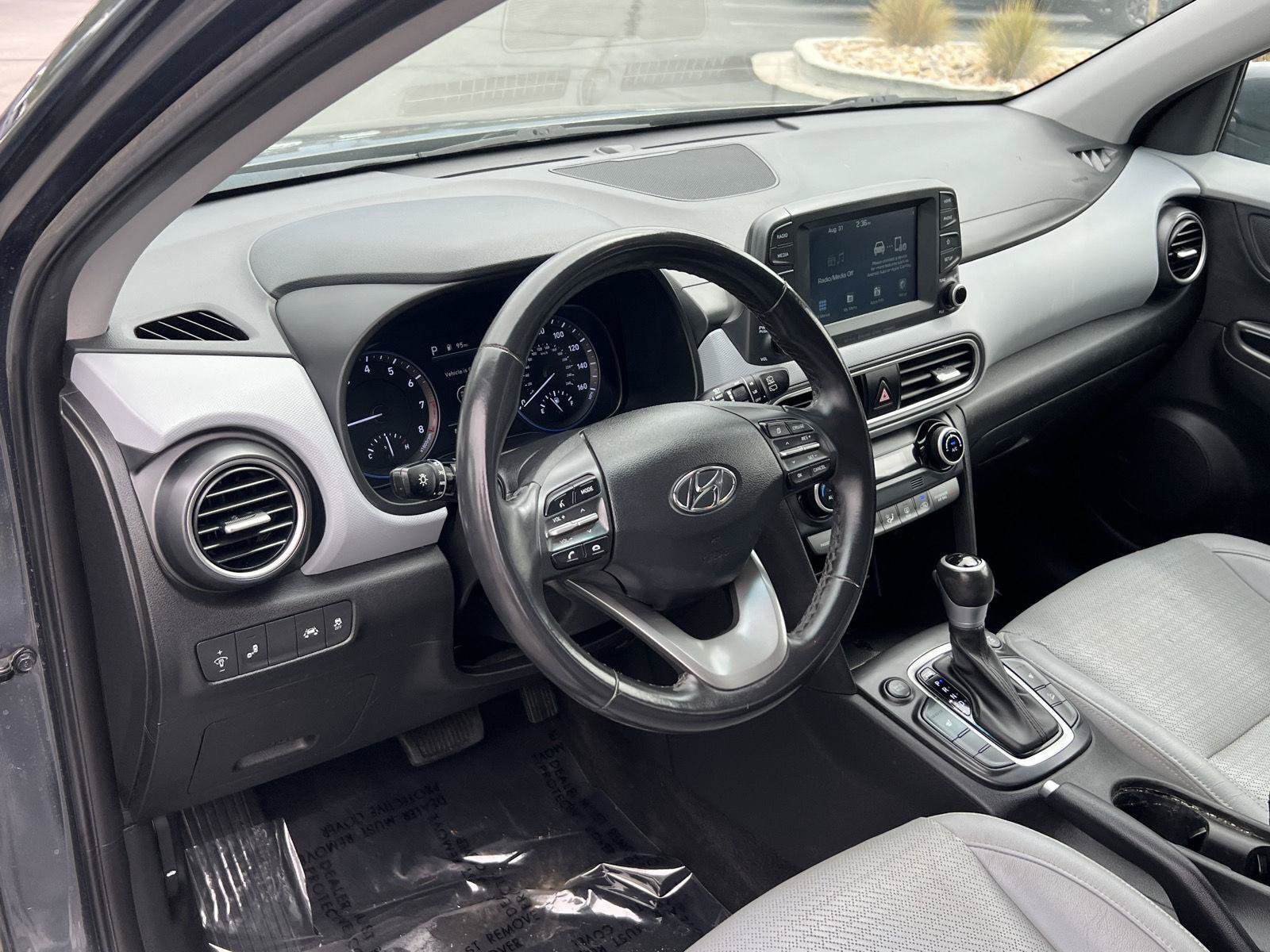 Used 2021 Hyundai Kona Limited AWD/4WD image 2