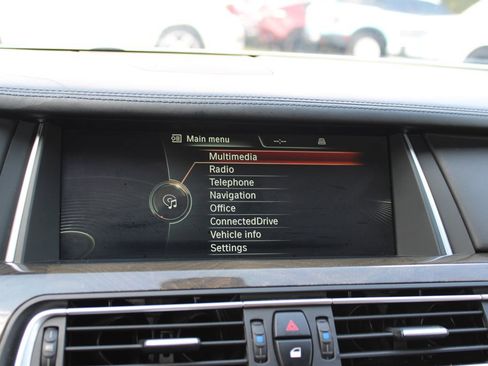 Used 2013 BMW 750Li image 26