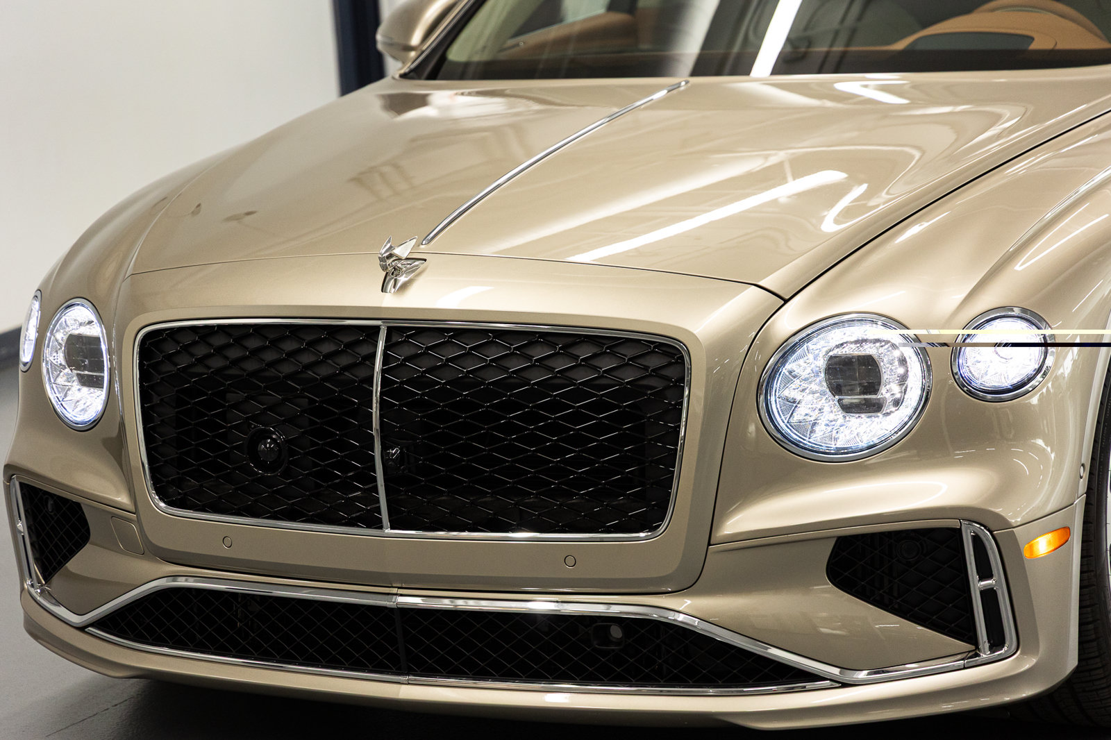 Used 2026 Bentley Flying Spur V8 AWD/4WD image 8