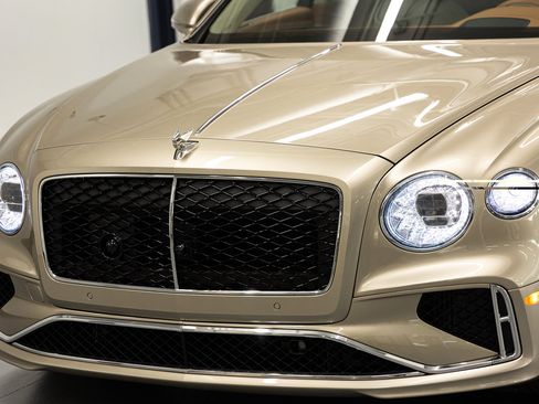 Used 2026 Bentley Flying Spur V8 AWD/4WD image 8