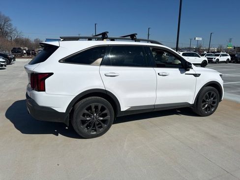 Used 2021 Kia Sorento EX w/ EX AWD X-Line Package image 16