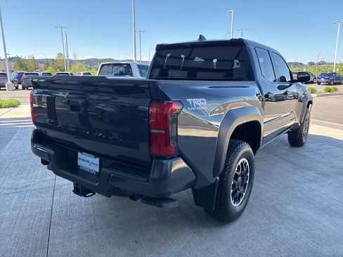 Used 2024 Toyota Tacoma TRD Off-Road AWD/4WD image 5
