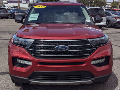 Certified 2021 Ford Explorer XLT w/ Equipment Group 202A RWD image 6