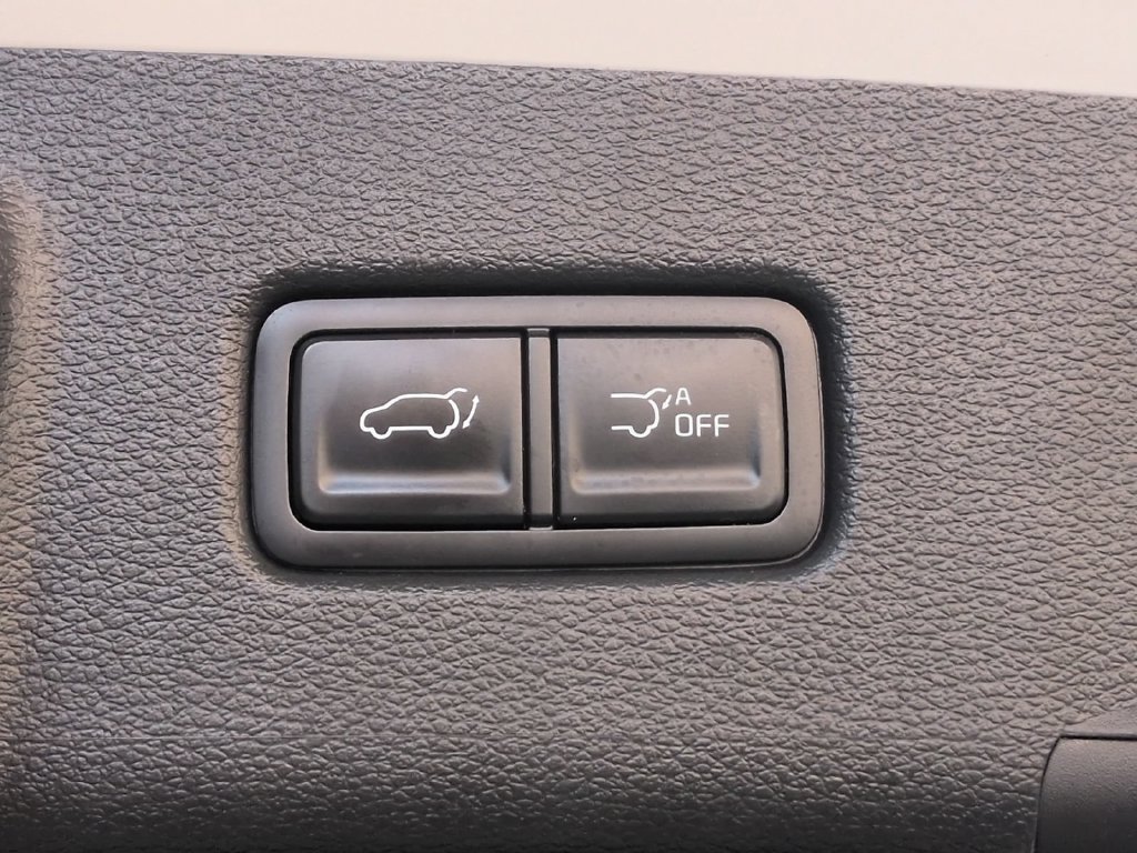 Used 2025 Kia Telluride AWD image 17