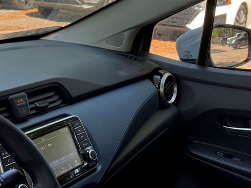 Used 2025 Nissan Versa SV image 32
