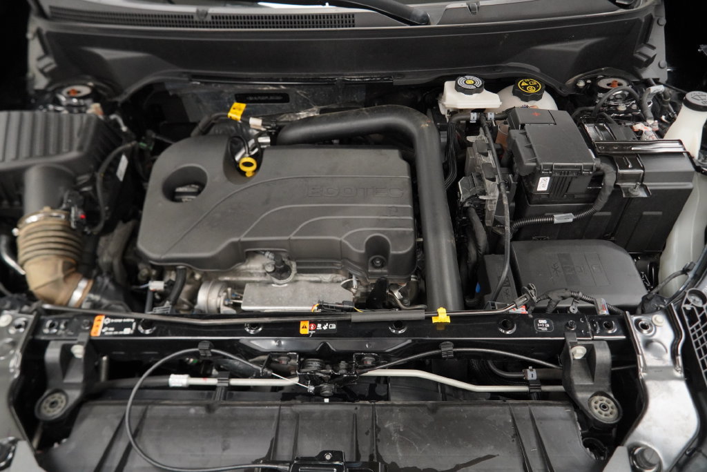 Used 2023 GMC Terrain SLT w/ LPO, Floor Liner Package FWD image 44
