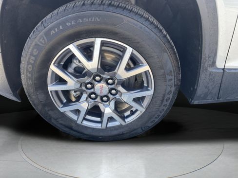 Used 2023 GMC Acadia SLT image 12