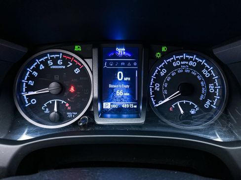 Used 2023 Toyota Tacoma TRD Off-Road w/ Advanced Technology Package AWD/4WD image 31