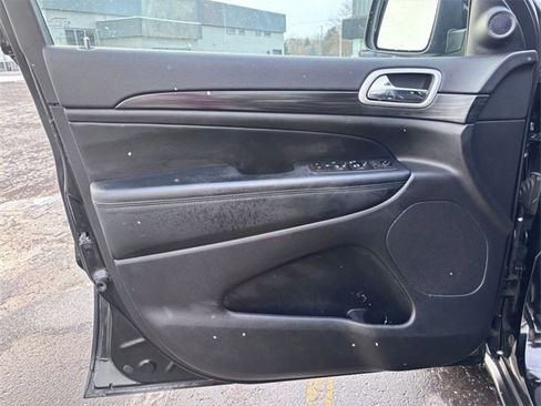 Used 2021 Jeep Grand Cherokee Laredo w/ Security & Convenience Group image 12