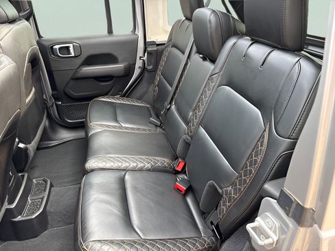 Used 2021 Jeep Wrangler Unlimited Sahara AWD/4WD image 44
