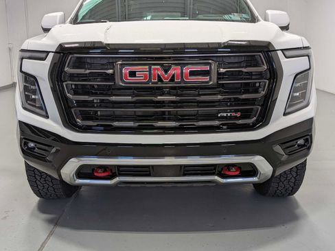 Certified 2025 GMC Yukon AT4 Ultimate AWD/4WD image 2