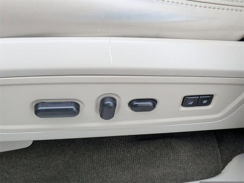 Used 2015 Lincoln Navigator L 4WD image 23