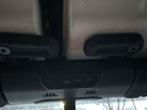 Used 2022 Jeep Wrangler Unlimited Sport image 32