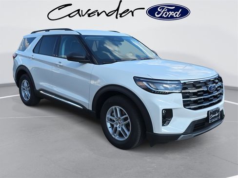New 2025 Ford Explorer Active w/ Active Comfort Package image 3