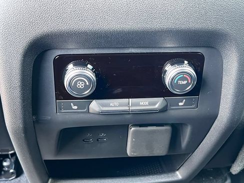 New 2026 GMC Acadia AT4 w/ Luxury Package AWD/4WD image 33
