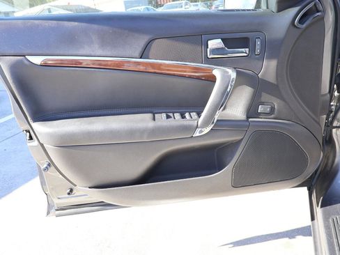 Used 2011 Lincoln MKZ image 46