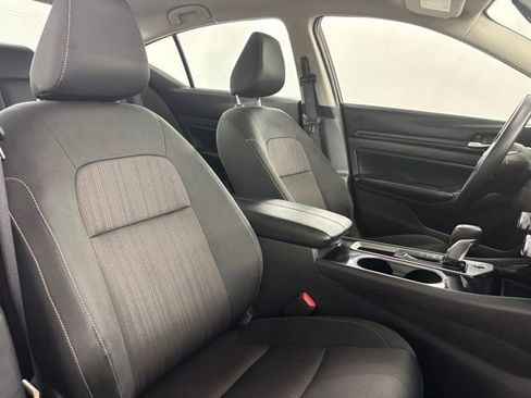 Used 2024 Nissan Altima 2.5 SV image 17