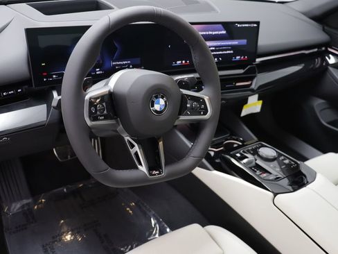 New 2026 BMW 530i xDrive w/ M Sport Package AWD/4WD image 7