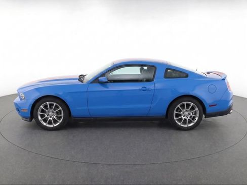 Used 2010 Ford Mustang Coupe RWD image 4