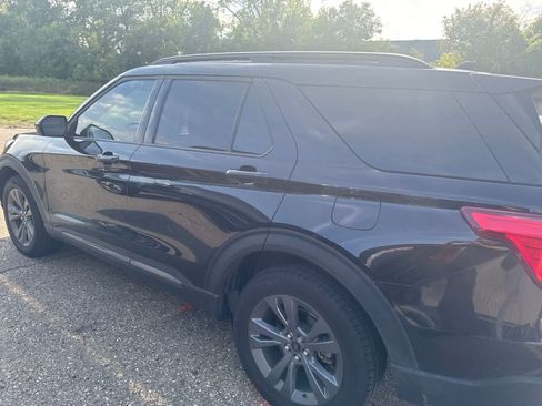 Used 2024 Ford Explorer XLT w/ Equipment Group 202A AWD/4WD image 19