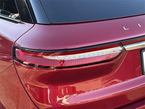 New 2026 Lincoln Corsair Premiere image 10