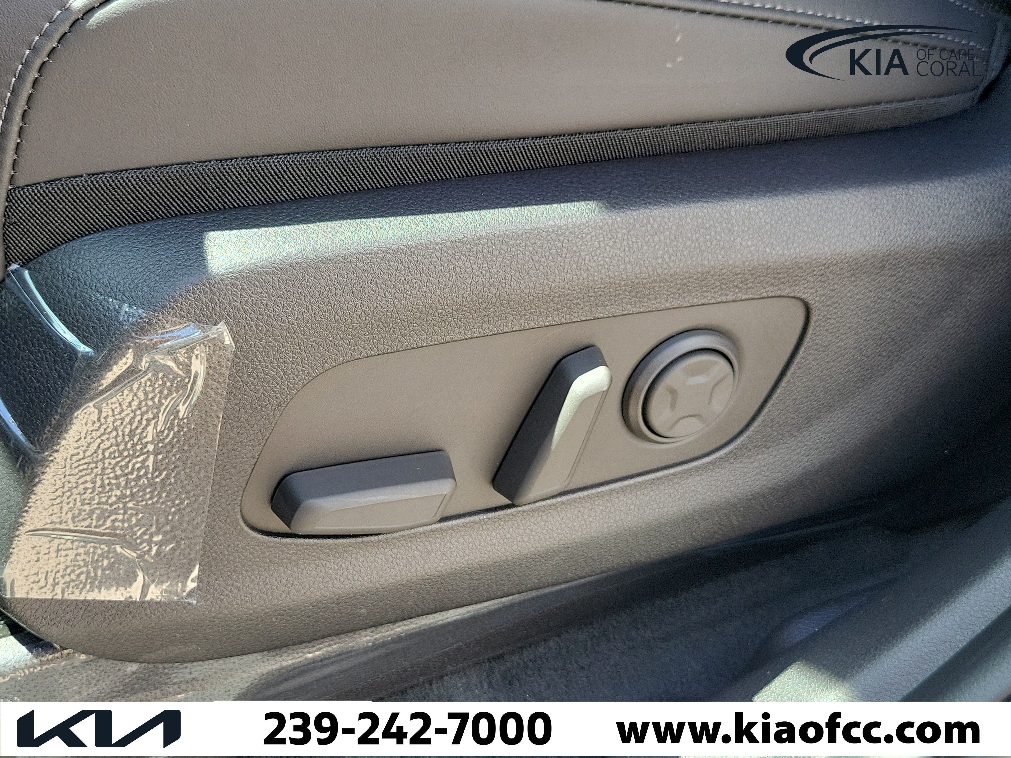 New 2027 Kia Carnival EX w/ Dark Edition Package FWD image 25