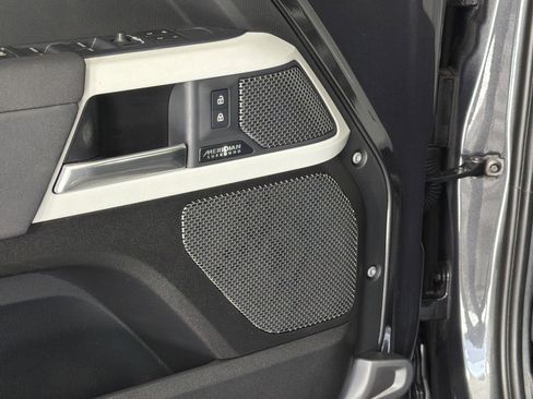 Certified 2023 Land Rover Defender 110 X-Dynamic SE image 21