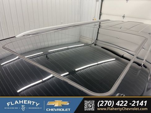 Used 2024 Chevrolet Suburban High Country image 33