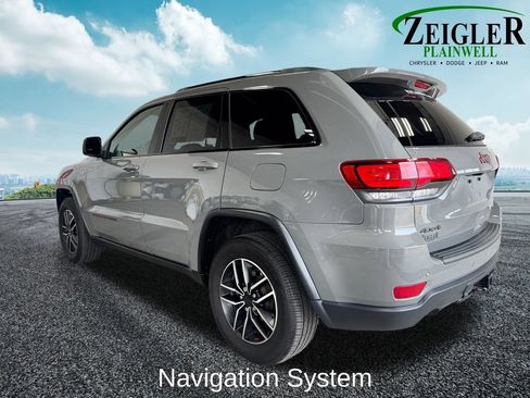 Used 2020 Jeep Grand Cherokee Trailhawk w/ Trailhawk Luxury Group AWD/4WD image 3