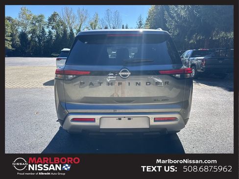New 2025 Nissan Pathfinder SL w/ Black Appearance Package image 6