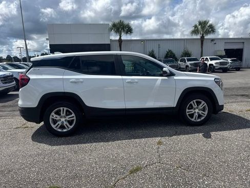 Used 2024 GMC Terrain SLE FWD image 6