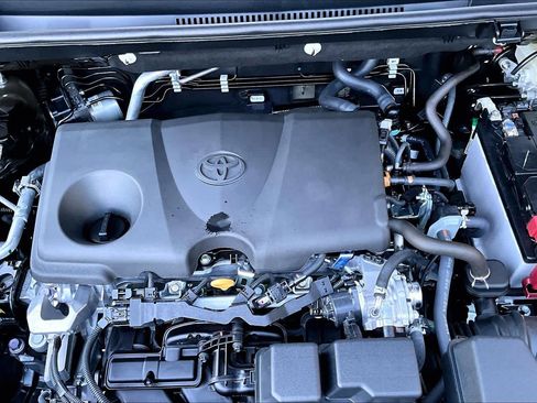 Used 2025 Toyota RAV4 XLE Premium FWD image 33