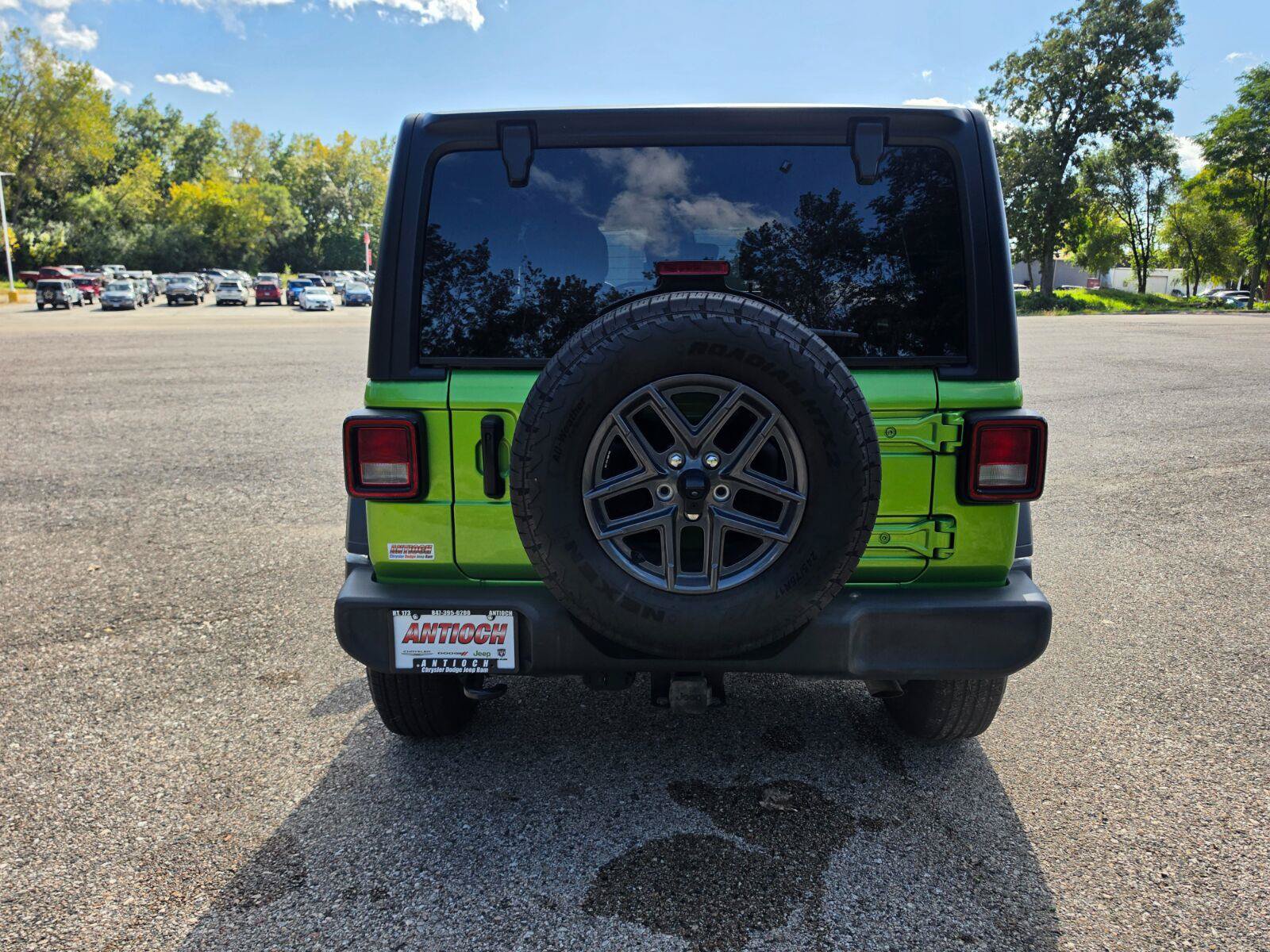 Used 2025 Jeep Wrangler Unlimited Sport AWD/4WD image 15