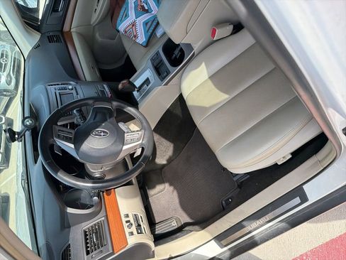 Used 2013 Subaru Outback 2.5i Limited w/ Moonroof Pkg image 10
