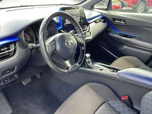 Used 2020 Toyota C-HR XLE image 10