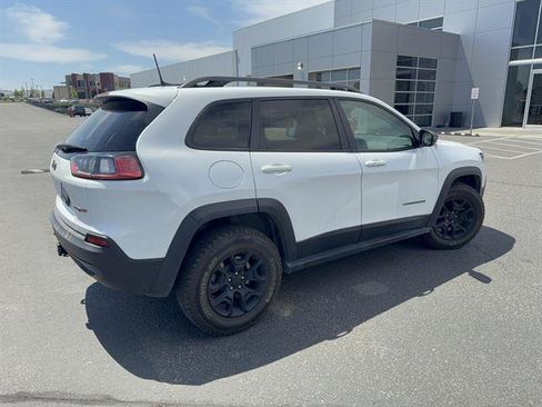 Used 2019 Jeep Cherokee Trailhawk AWD/4WD image 2