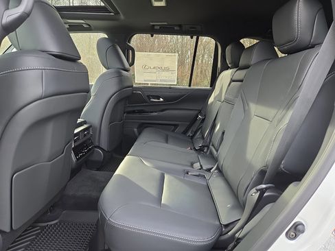 New 2025 Lexus LX 600 4WD w/ Luxury Package image 6