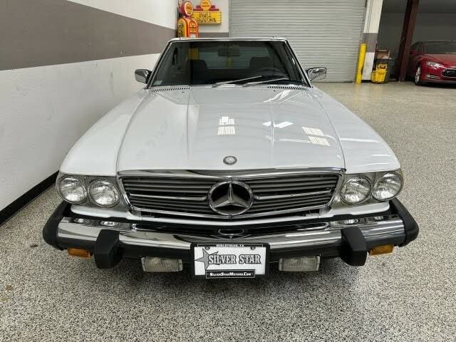 Used 1988 Mercedes-Benz 560 SL image 2