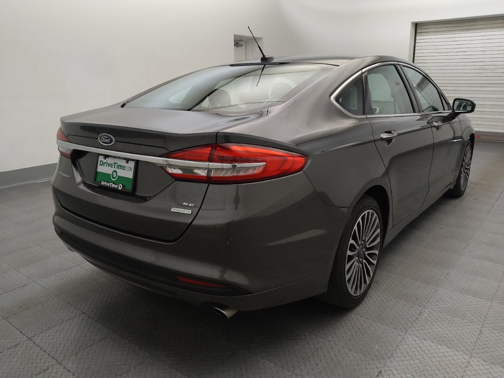Used 2018 Ford Fusion SE w/ Fusion SE Technology Package FWD image 9