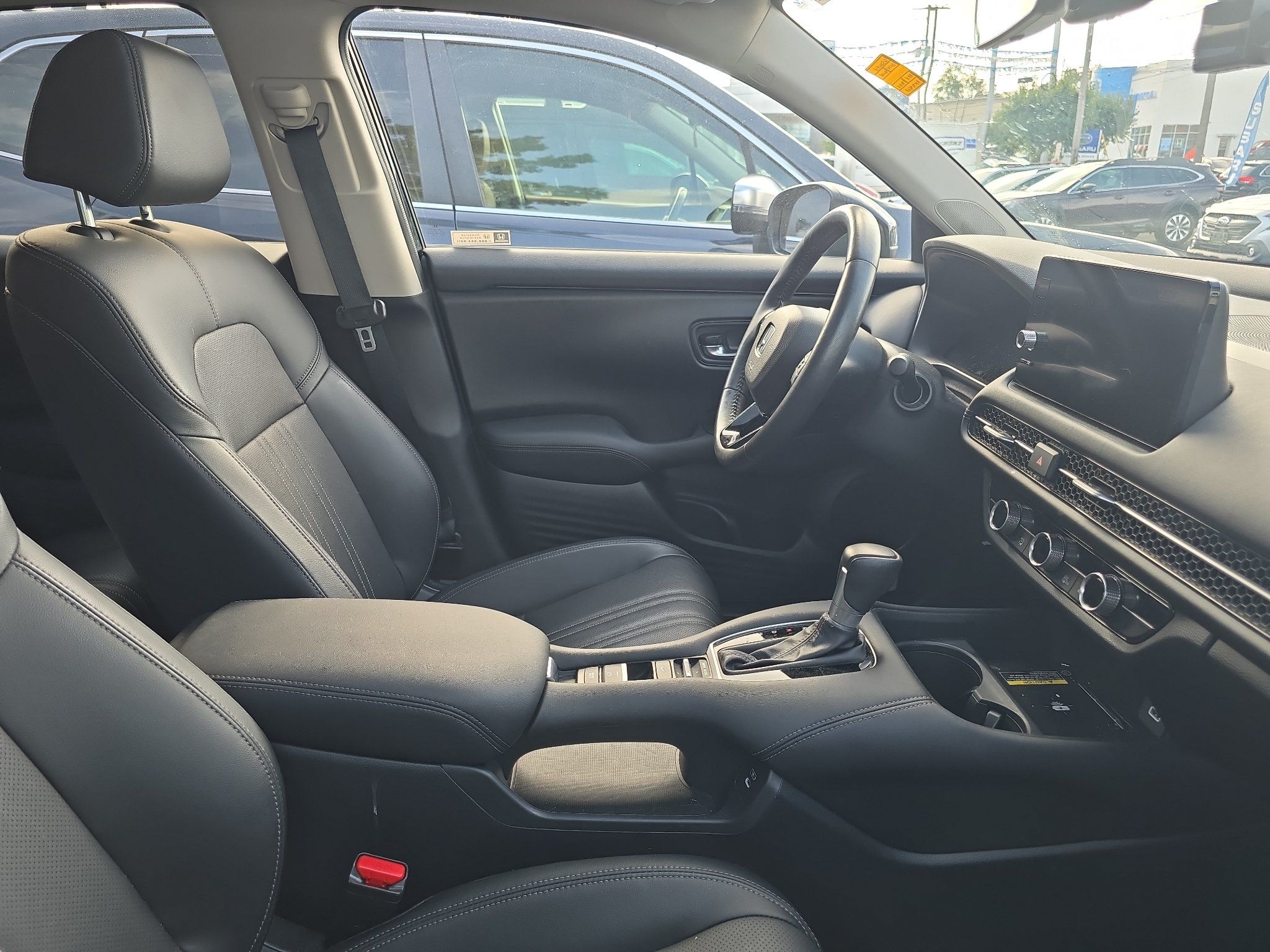 Used 2024 Honda HR-V EX-L image 8