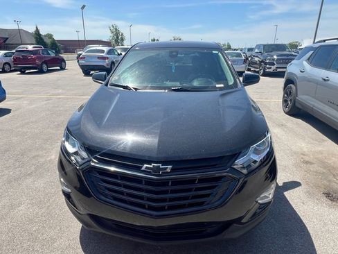 Used 2021 Chevrolet Equinox LT FWD image 2
