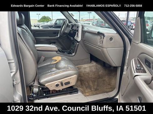 Used 2005 GMC Yukon XL Denali AWD/4WD image 9