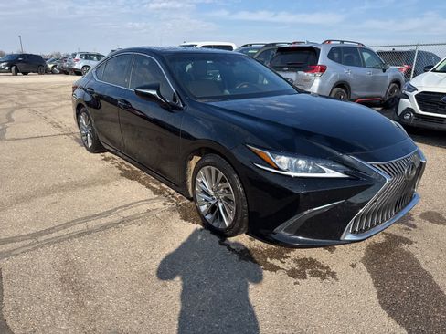 Used 2019 Lexus ES 350 w/ Accessory Package image 4