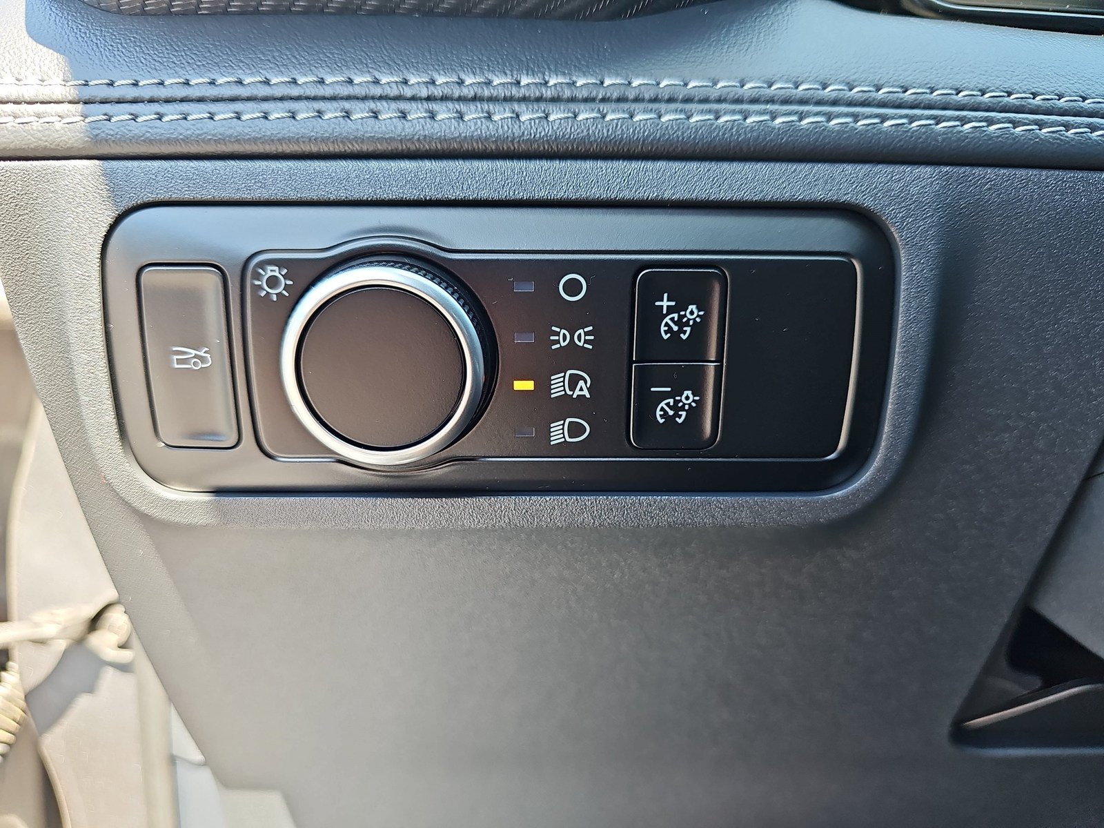 Used 2024 Ford Mustang Premium RWD image 28