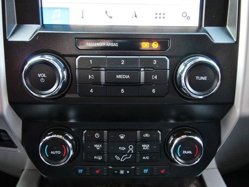 Used 2019 Ford F350 Lariat w/ Lariat Value Package image 34