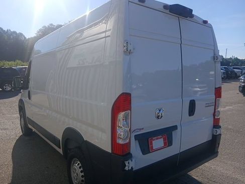 Used 2024 RAM ProMaster 2500 w/ Convenience Group FWD image 14