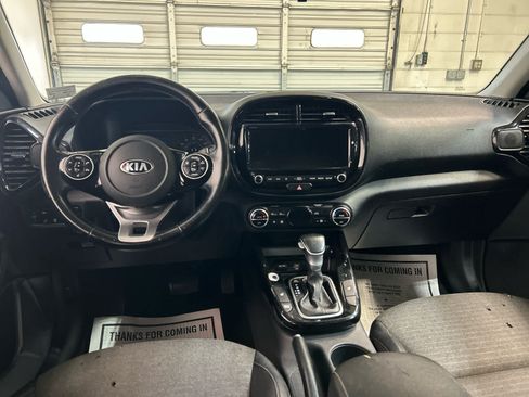 Used 2020 Kia Soul EX w/ Option Group 015 FWD image 4