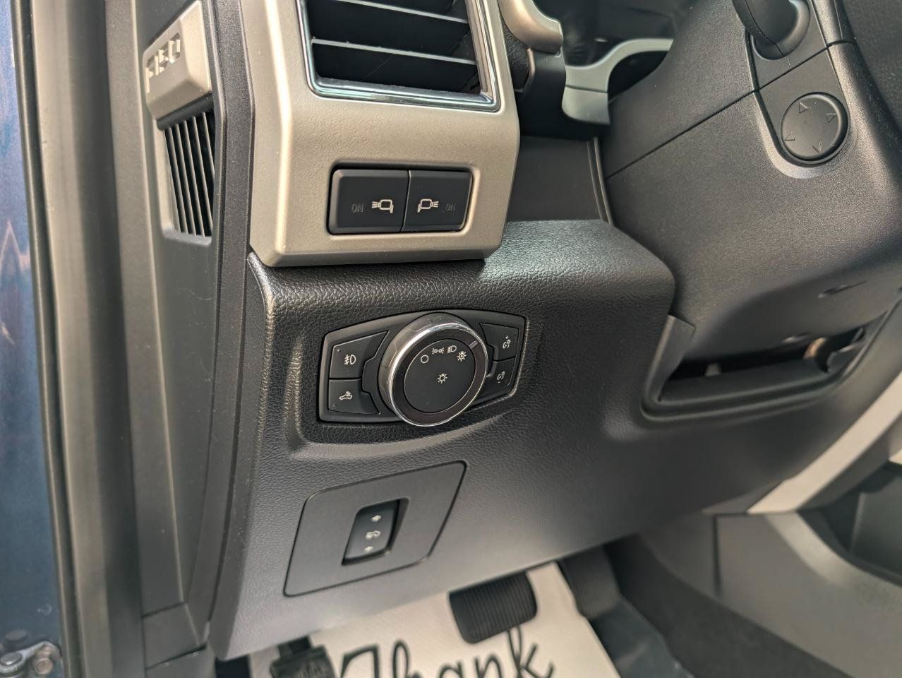 Used 2017 Ford F150 Lariat w/ Equipment Group 502A Luxury AWD/4WD image 16