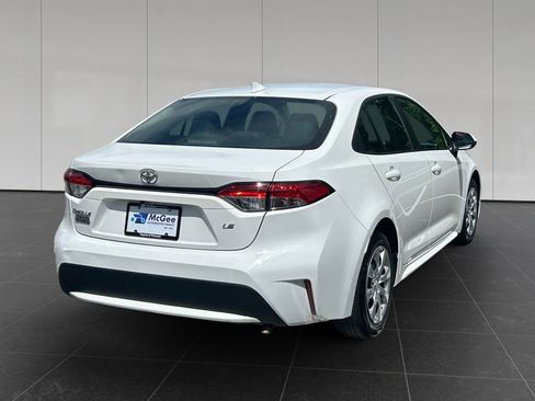 Used 2021 Toyota Corolla LE w/ Carpet Mat Package (TMS) FWD image 5